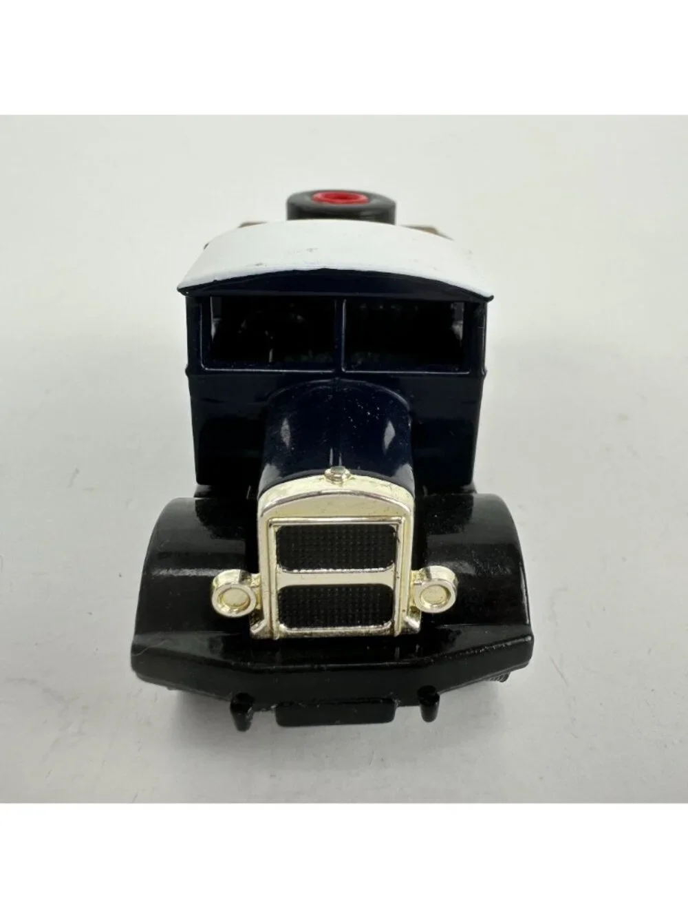 Days Gone by Lledo Die Cast Metal Pickfords British Delivery Truck